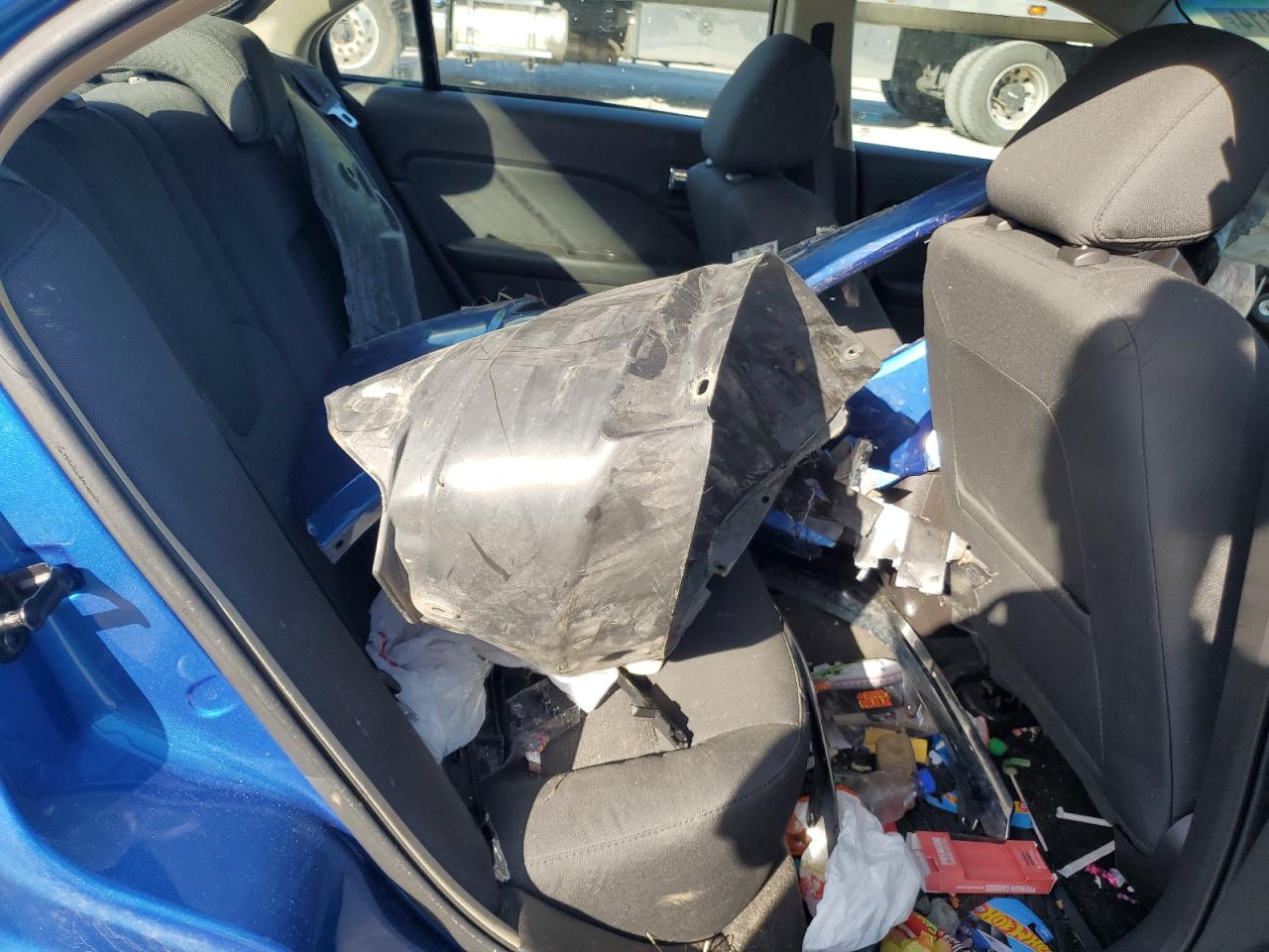 3FAHP0HA9BR153657 2011 Ford Fusion Se