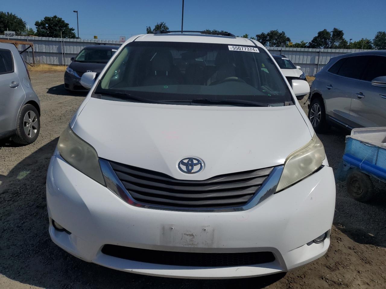 5TDYK3DC3CS218860 2012 Toyota Sienna Xle