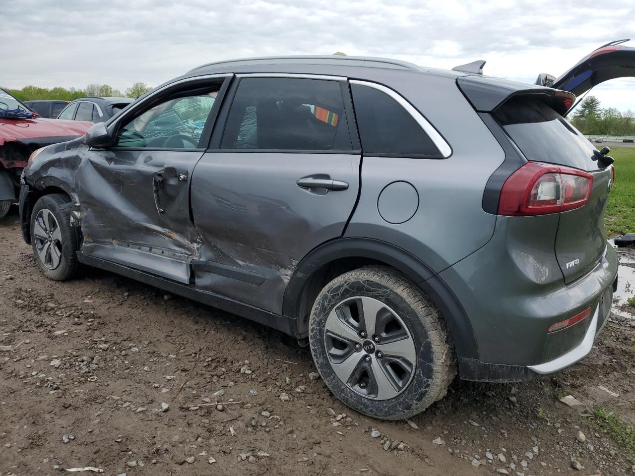 KNDCB3LC8J5200157 2018 Kia Niro Fe