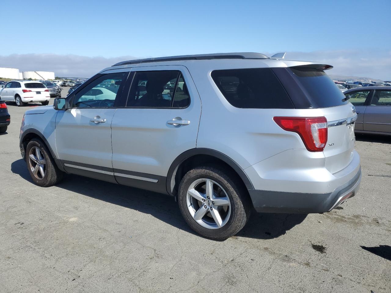 2016 Ford Explorer Xlt vin: 1FM5K8D81GGC23353