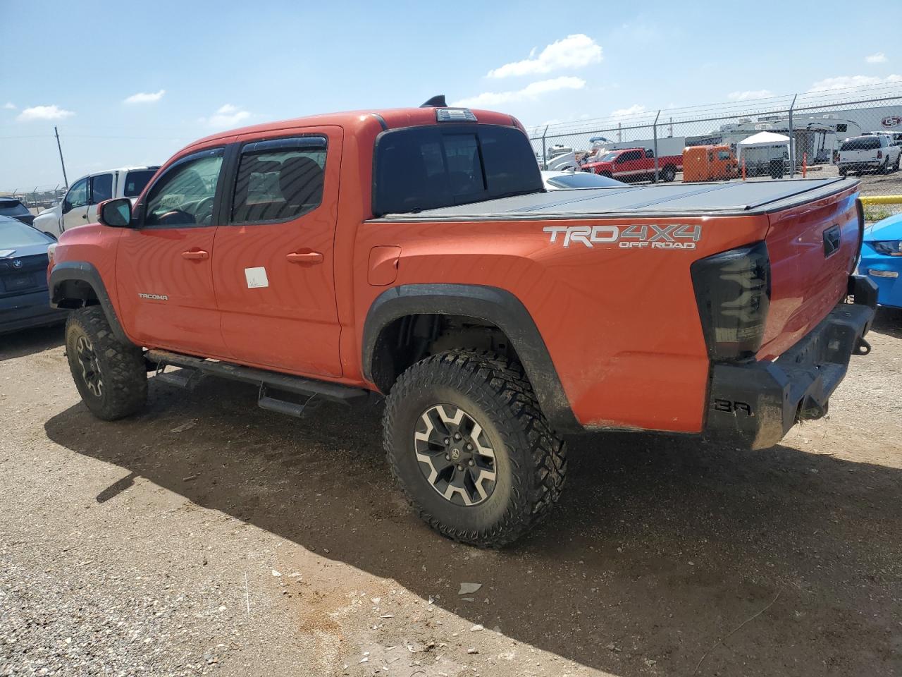 2017 Toyota Tacoma Double Cab vin: 5TFCZ5AN8HX075106