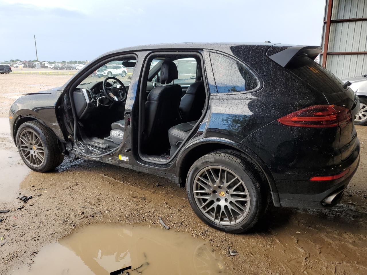 WP1AA2A28HKA89795 2017 Porsche Cayenne