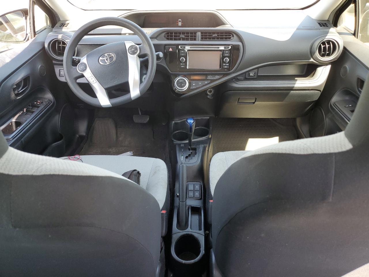 JTDKDTB32H1594764 2017 Toyota Prius C