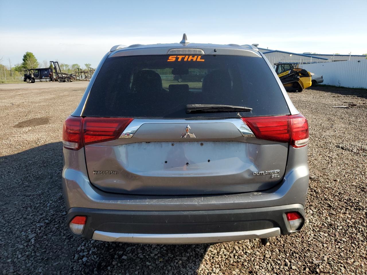 JA4AZ3A36HZ023983 2017 Mitsubishi Outlander Se