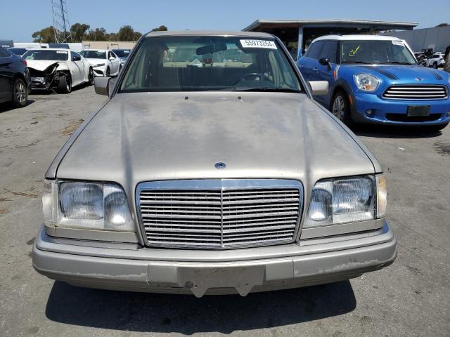 1995 Mercedes-Benz E 320 Base VIN: WDBEA32E9SC264993 Lot: 55973264