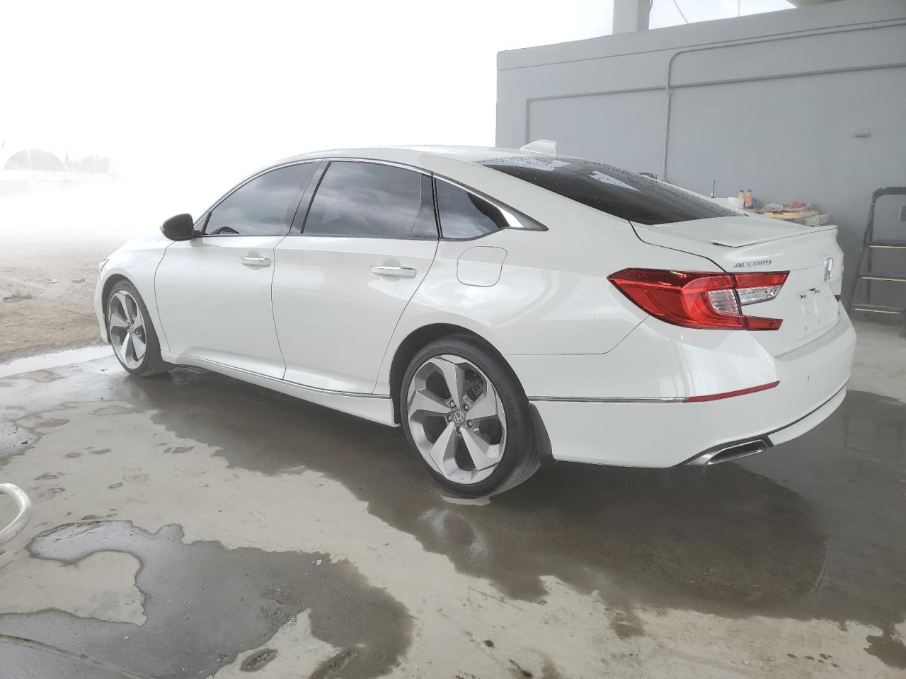 1HGCV2F92JA015015 2018 Honda Accord Touring