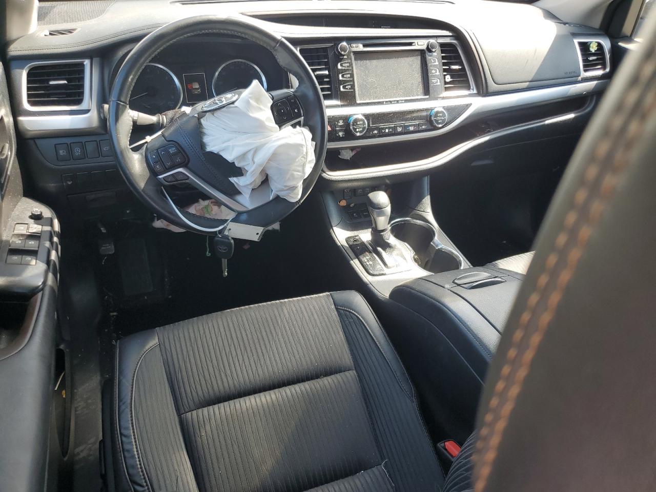 5TDZZRFH9HS233639 2017 Toyota Highlander Le