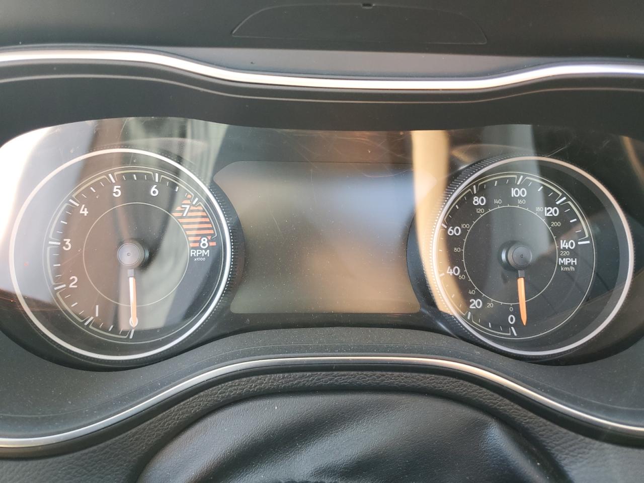 1C4PJMJX3KD382924 2019 Jeep Cherokee Overland