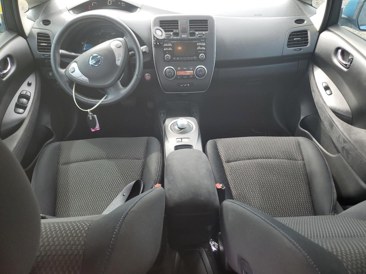 1N4AZ0CP5FC318292 2015 Nissan Leaf S