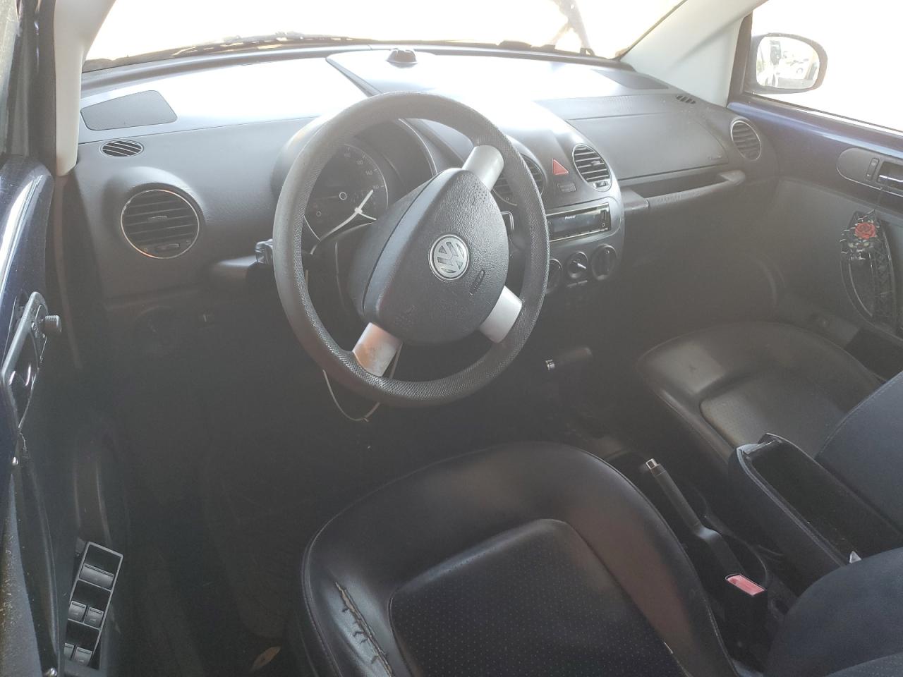 3VWRF31Y86M312131 2003 Volkswagen New Beetle Convertible Option Package 1