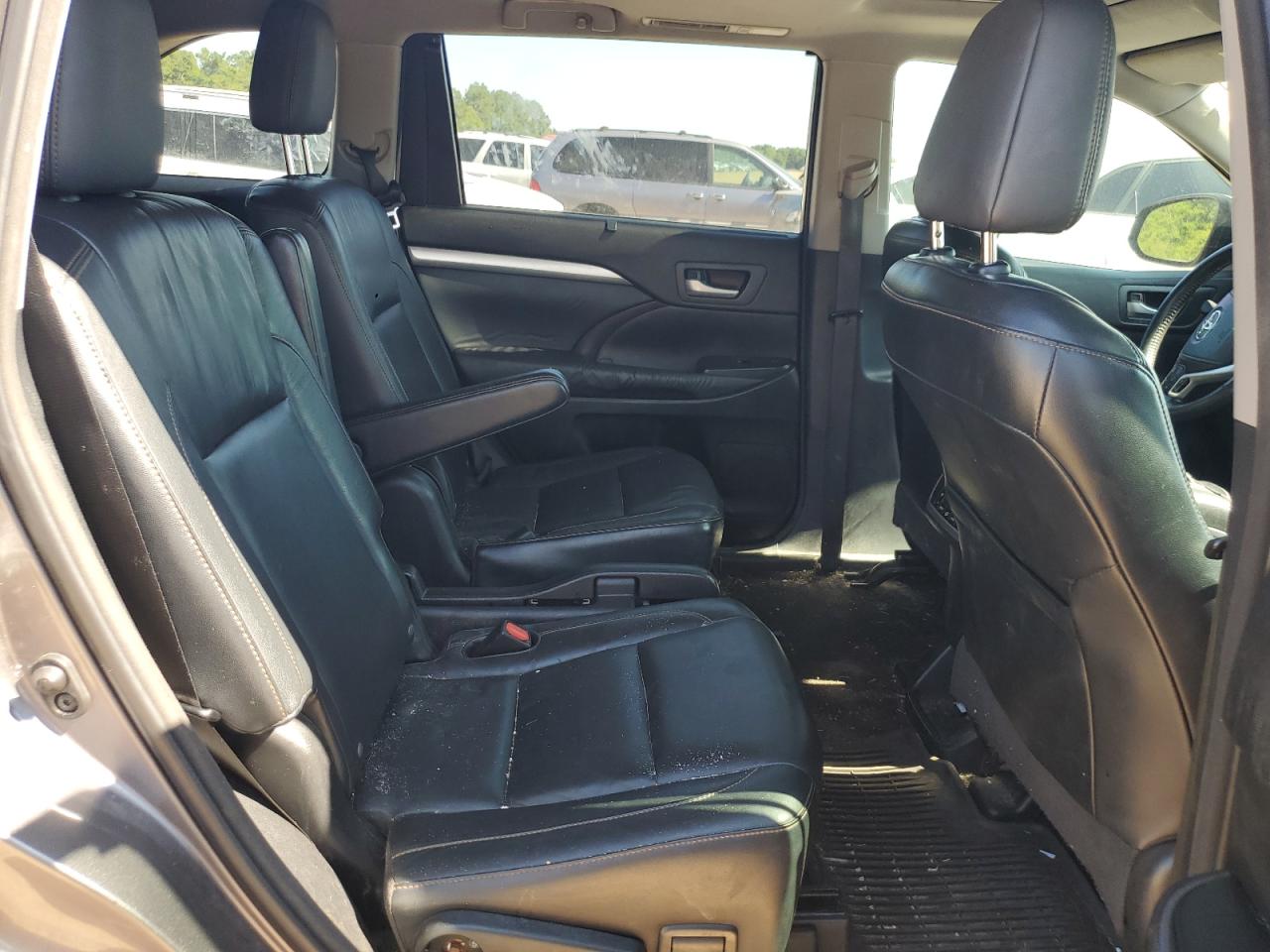 5TDKKRFH4FS045758 2015 Toyota Highlander Xle