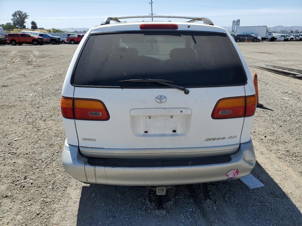 4T3ZF13C0YU285629 2000 Toyota Sienna Le