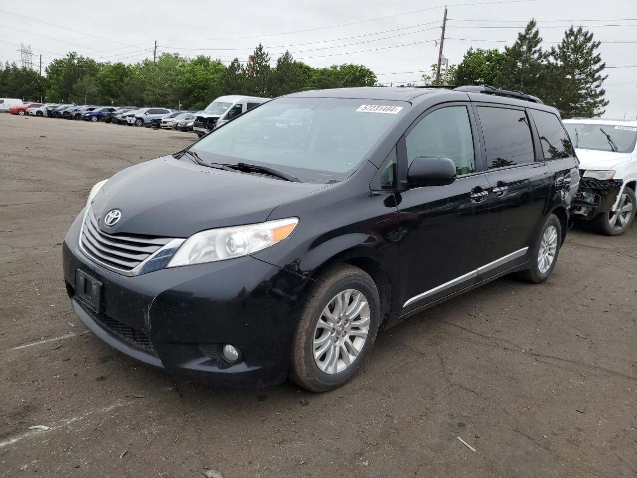 5TDYZ3DC9HS834288 2017 Toyota Sienna Xle