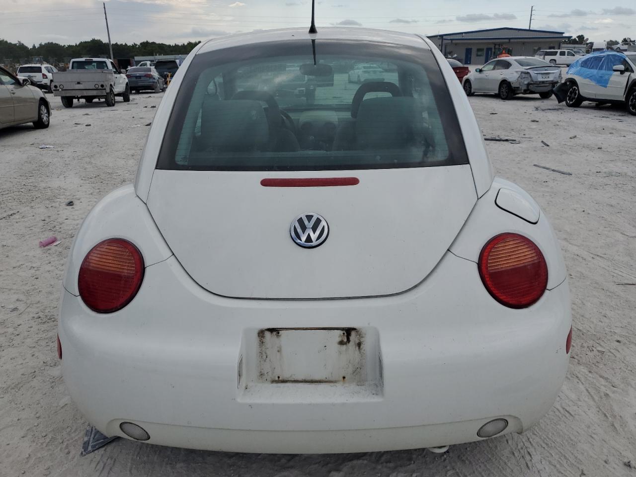 3VWBB61C5WM042732 1998 Volkswagen New Beetle