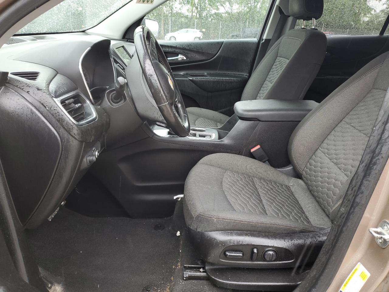 2GNAXKEV4K6205631 2019 Chevrolet Equinox Lt