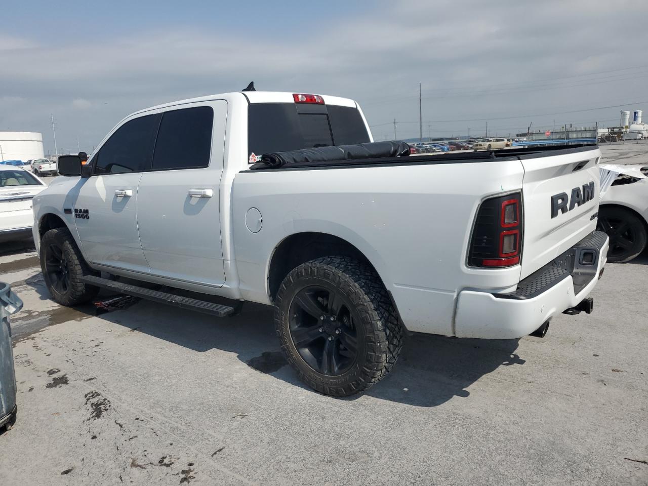 1C6RR7MT3JS152149 2018 Ram 1500 Sport