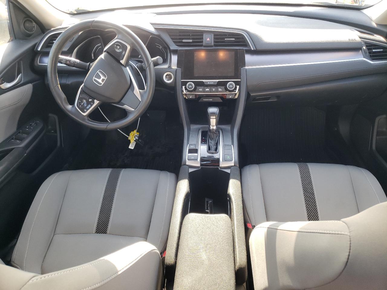 19XFC1F39JE000600 2018 Honda Civic Ex