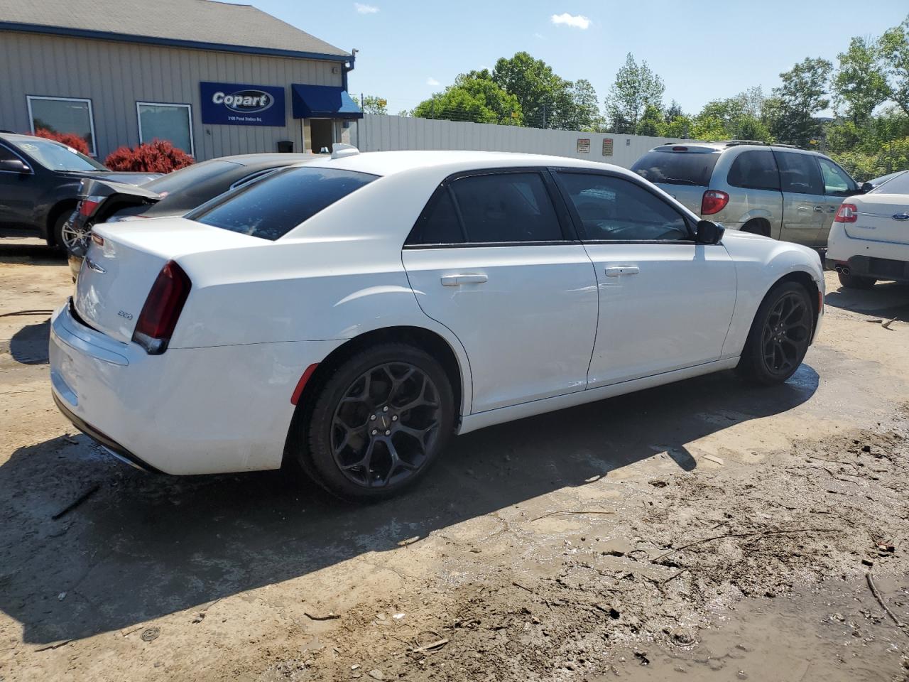 2C3CCAAG7KH610583 2019 Chrysler 300 Touring