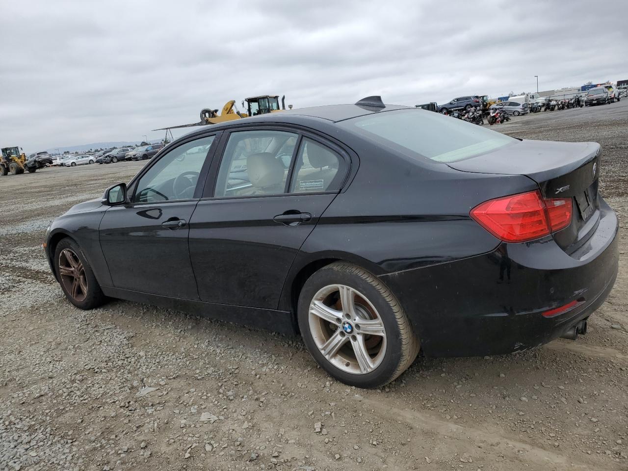 2013 BMW 328 Xi Sulev vin: WBA3B5C50DF591569