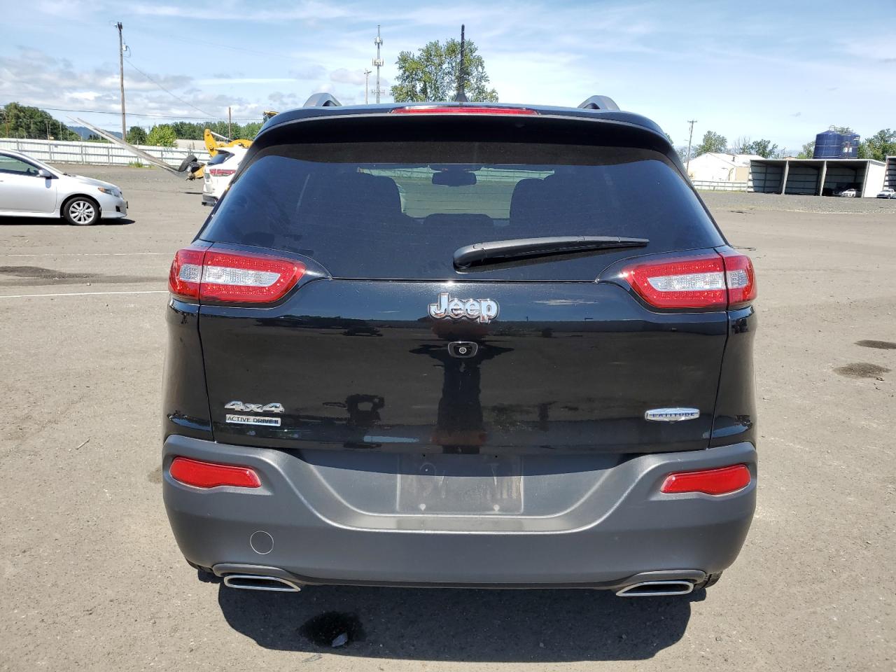 2017 Jeep Cherokee Latitude vin: 1C4PJMCS5HW561058