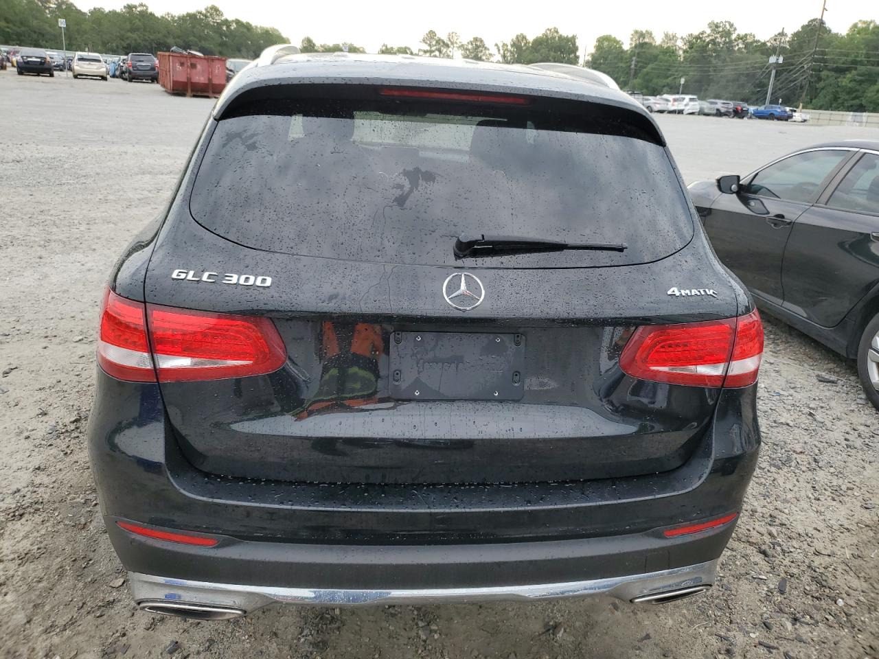 WDC0G4KB8HF142519 2017 Mercedes-Benz Glc 300 4Matic