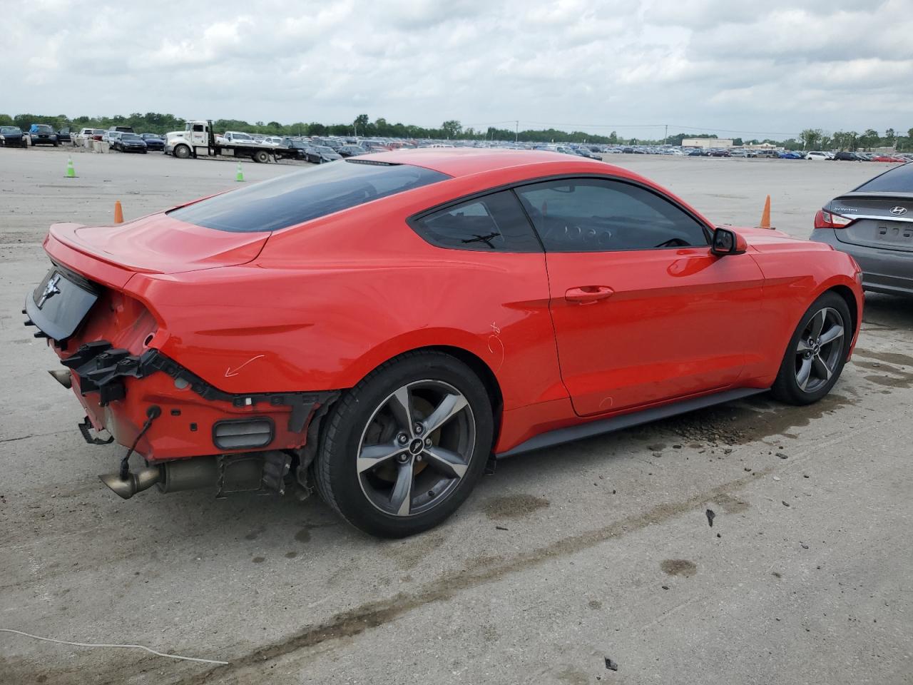 1FA6P8AMXG5240813 2016 Ford Mustang