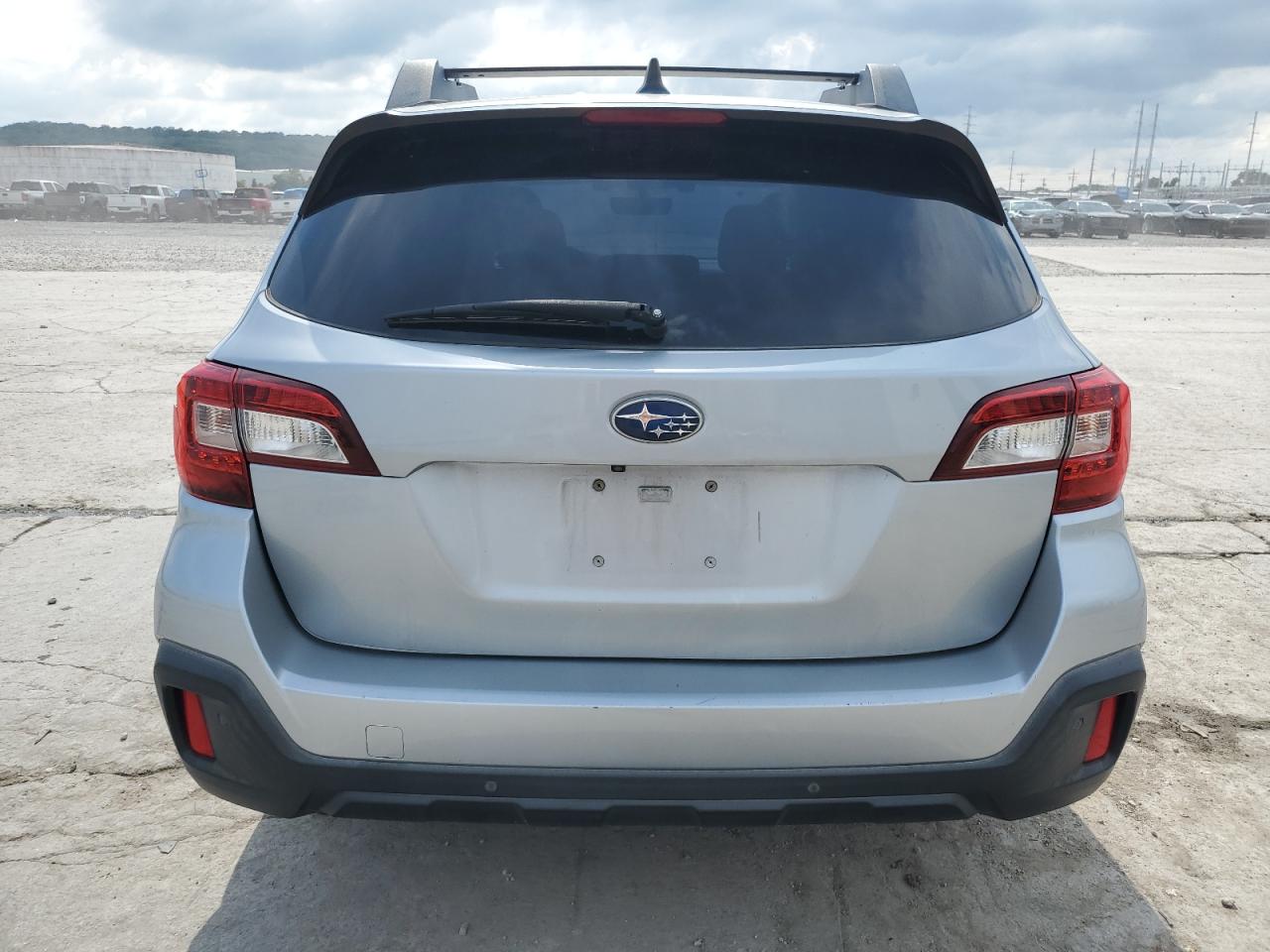 4S4BSANCXJ3296815 2018 Subaru Outback 2.5I Limited