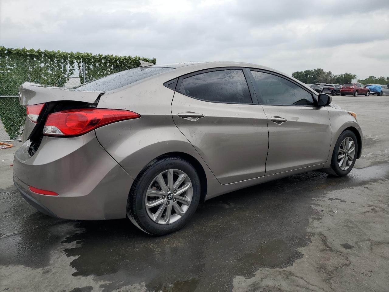 5NPDH4AE9GH749095 2016 Hyundai Elantra Se