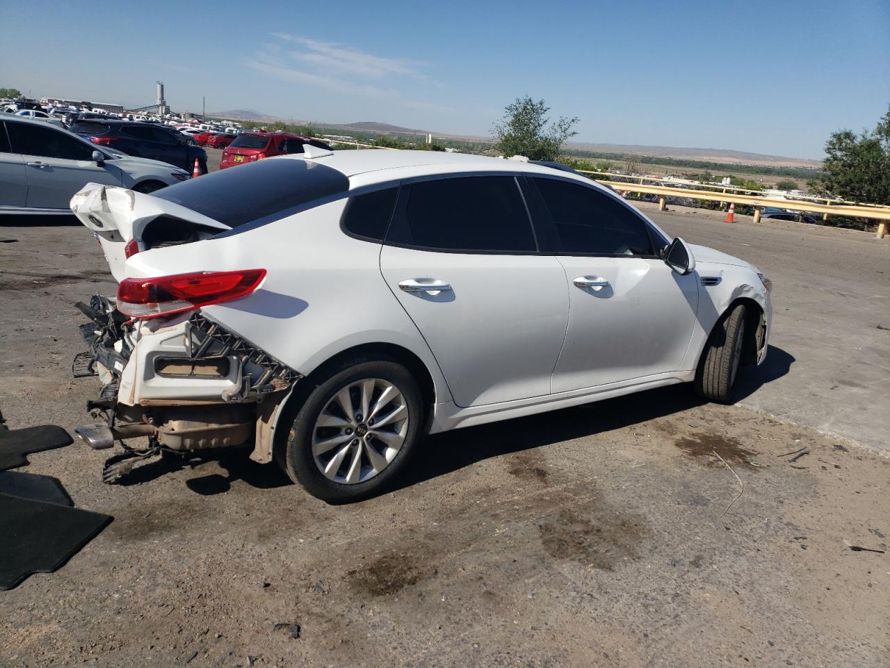 2018 Kia Optima Lx vin: 5XXGT4L36JG272278