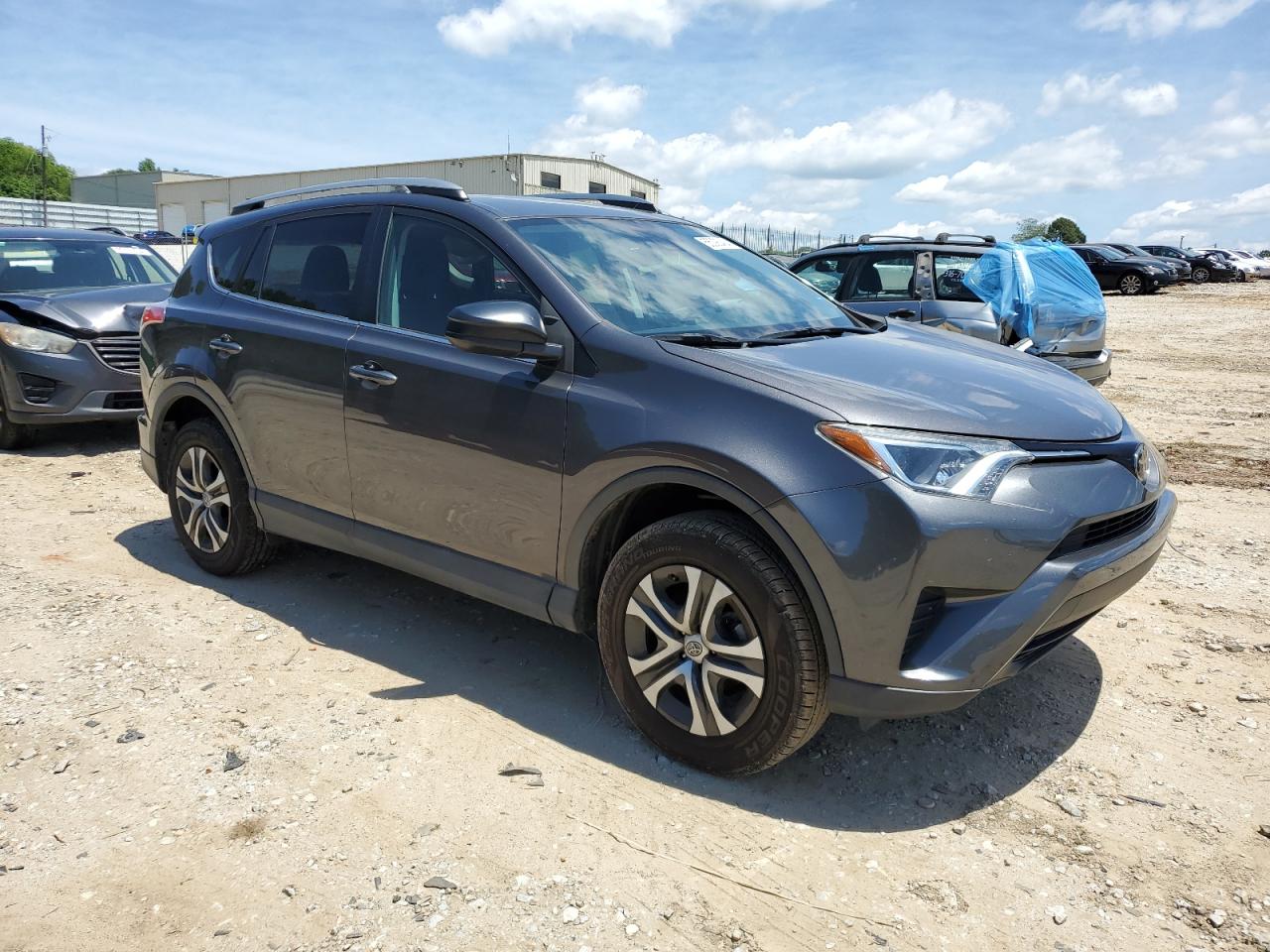 2T3ZFREV5JW461139 2018 Toyota Rav4 Le