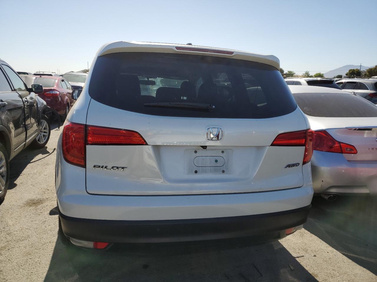 5FNYF6H76GB056817 2016 Honda Pilot Exln