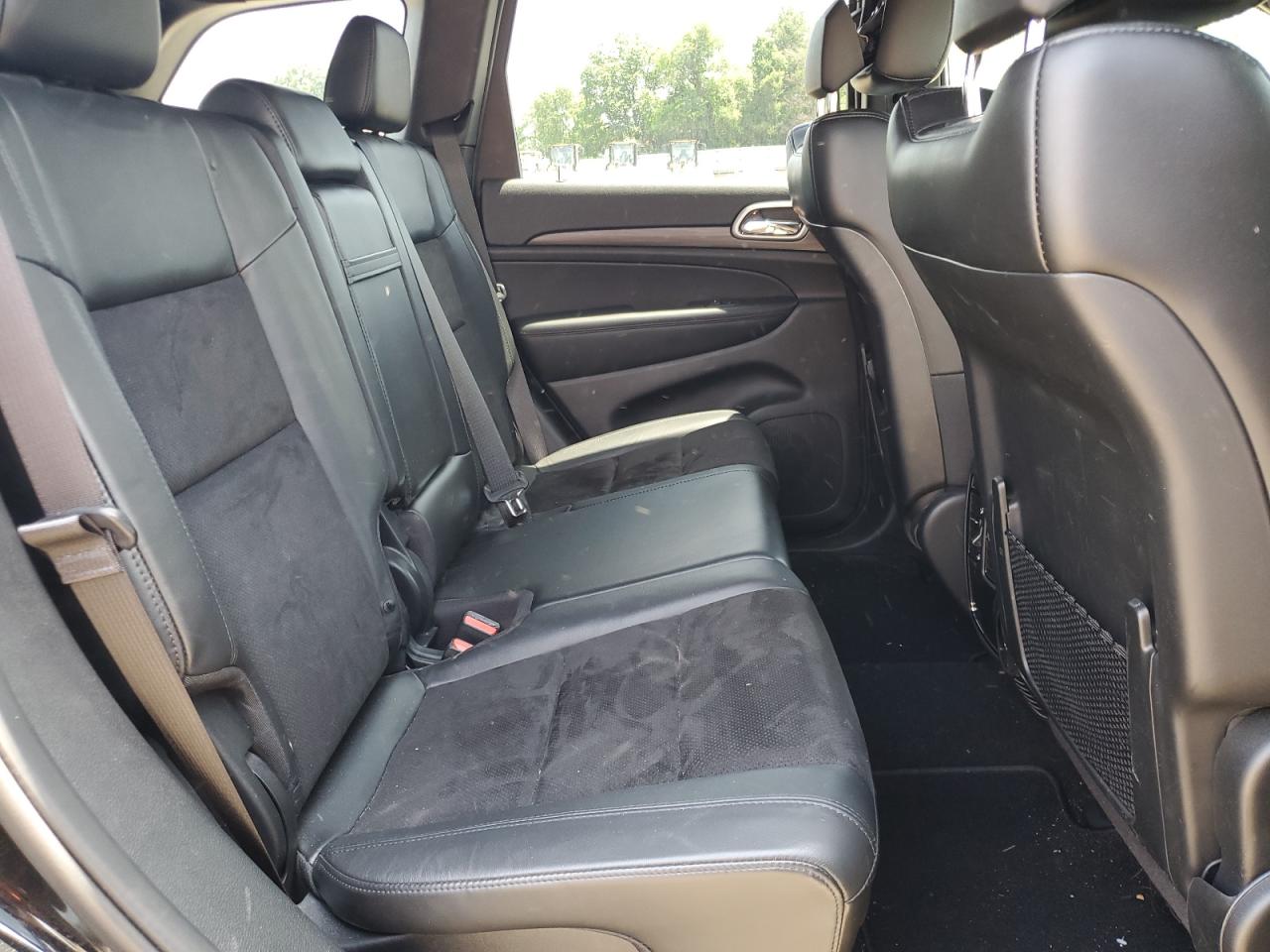 1C4RJFAG1LC327299 2020 Jeep Grand Cherokee Laredo