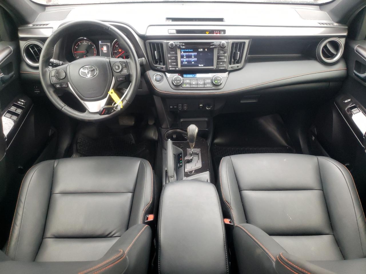 JTMJFREV8JD222209 2018 Toyota Rav4 Se