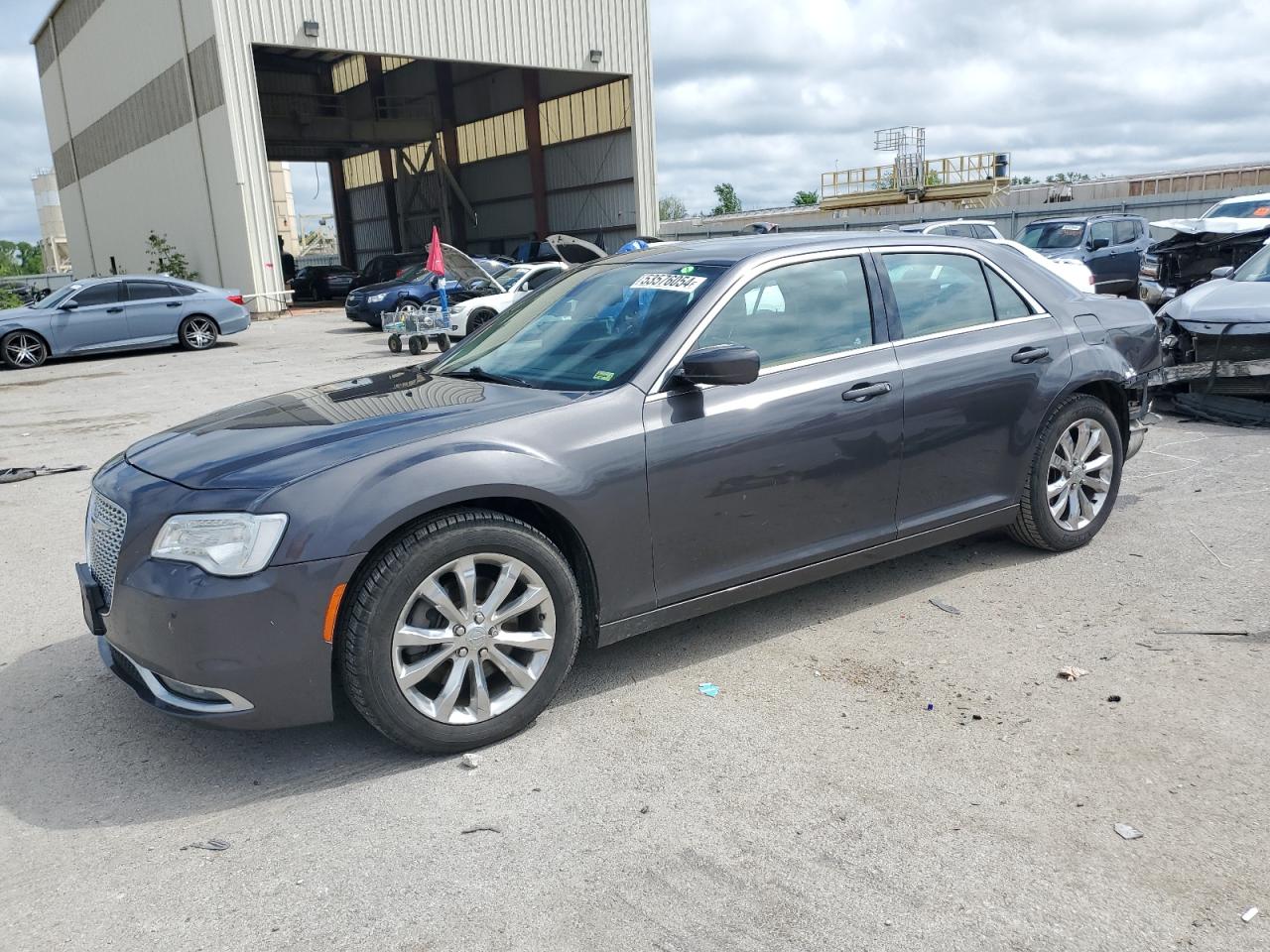 2016 Chrysler 300 Limited vin: 2C3CCARG7GH142589