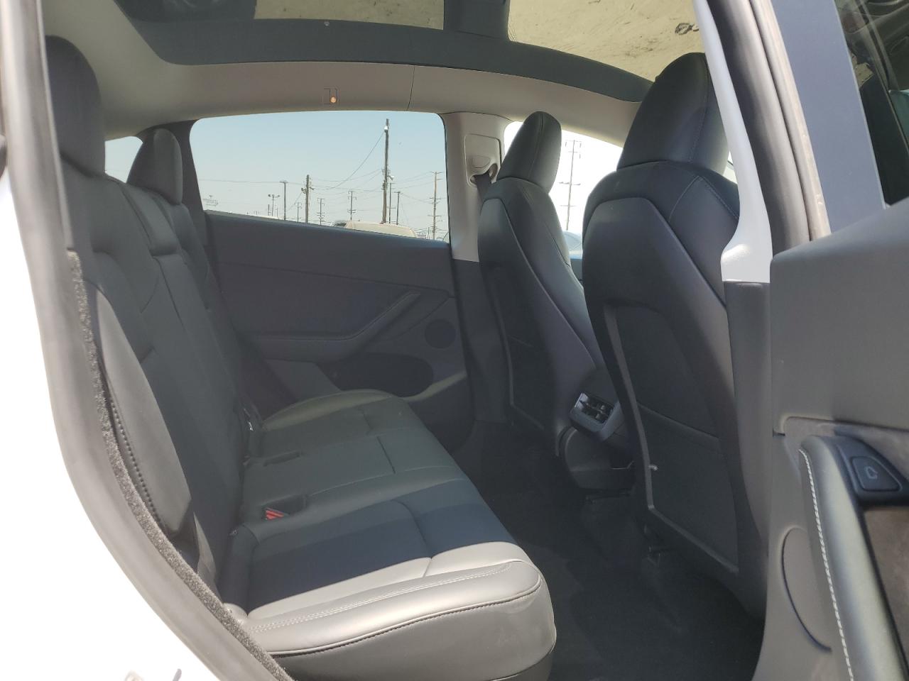 7SAYGDEE1PA121660 2023 Tesla Model Y