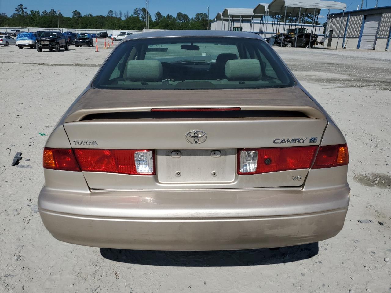 4T1BF22K8YU944016 2000 Toyota Camry Le