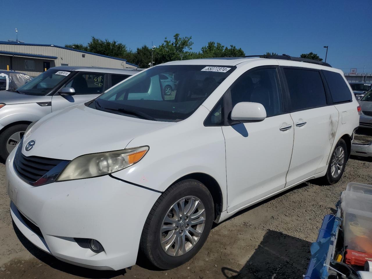 5TDYK3DC3CS218860 2012 Toyota Sienna Xle