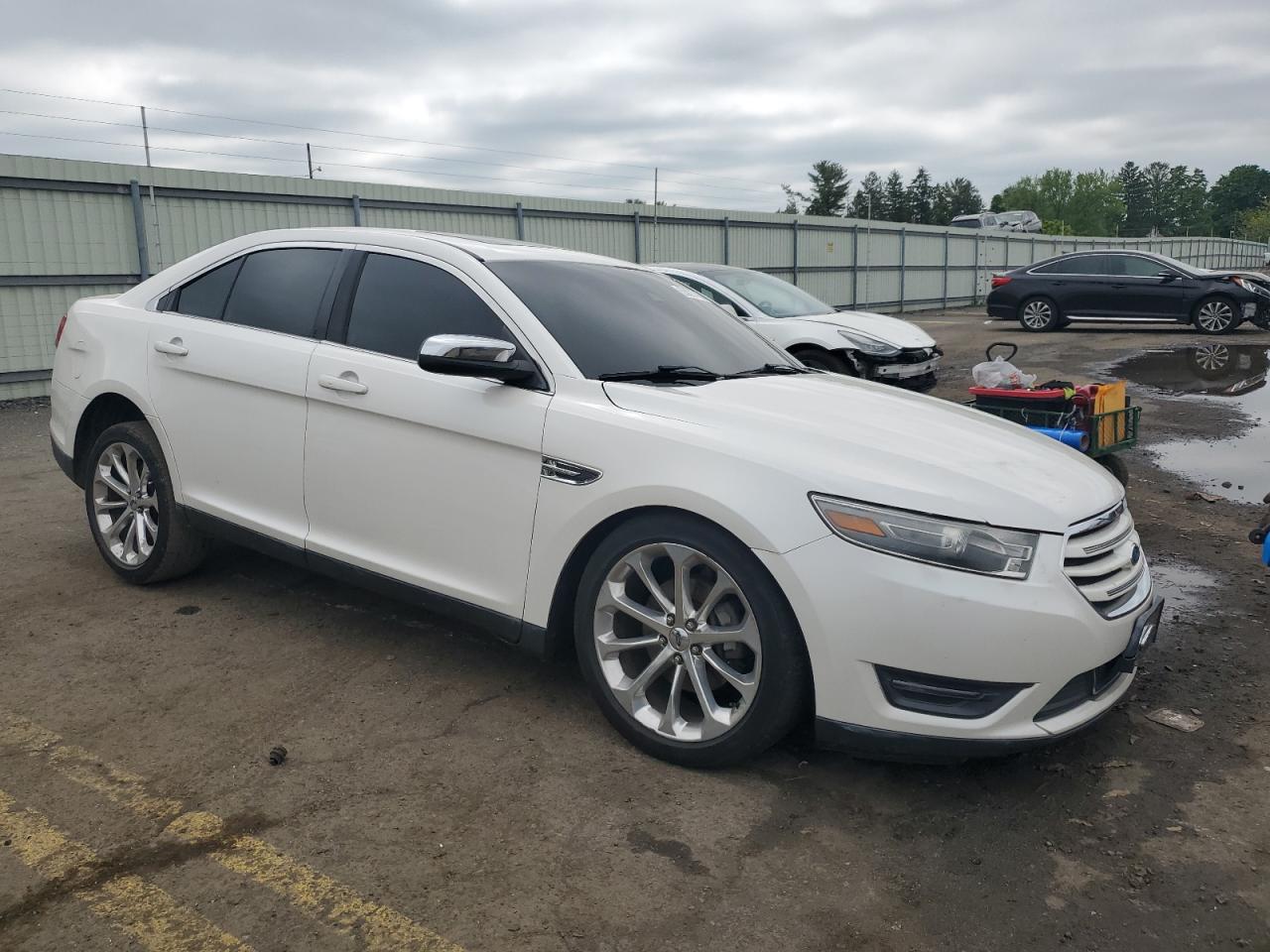 1FAHP2J89EG132502 2014 Ford Taurus Limited