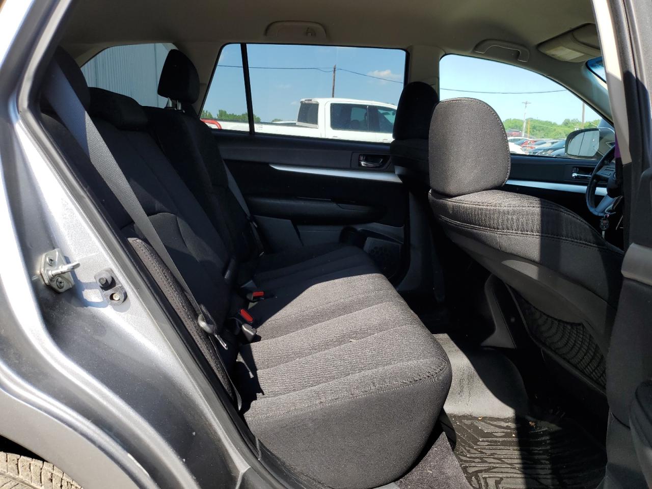 4S4BRBCC2B3316111 2011 Subaru Outback 2.5I Premium