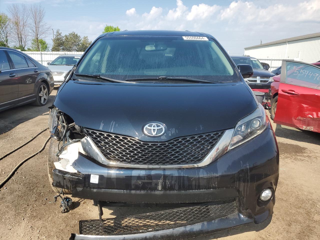 5TDXZ3DC3HS818728 2017 Toyota Sienna Se