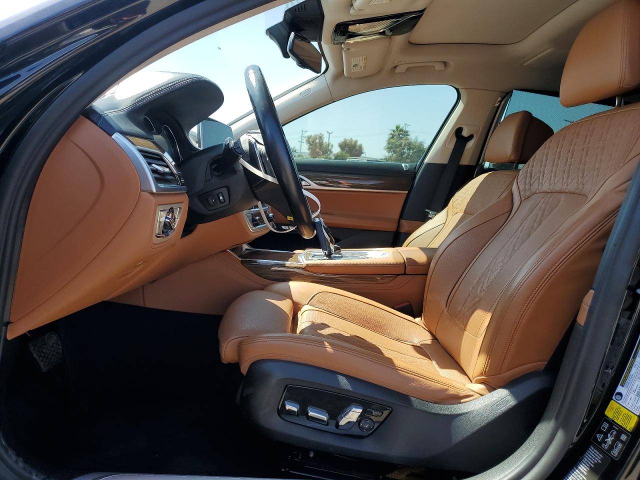 2018 BMW 750 Xi vin: WBA7F2C55JG424683