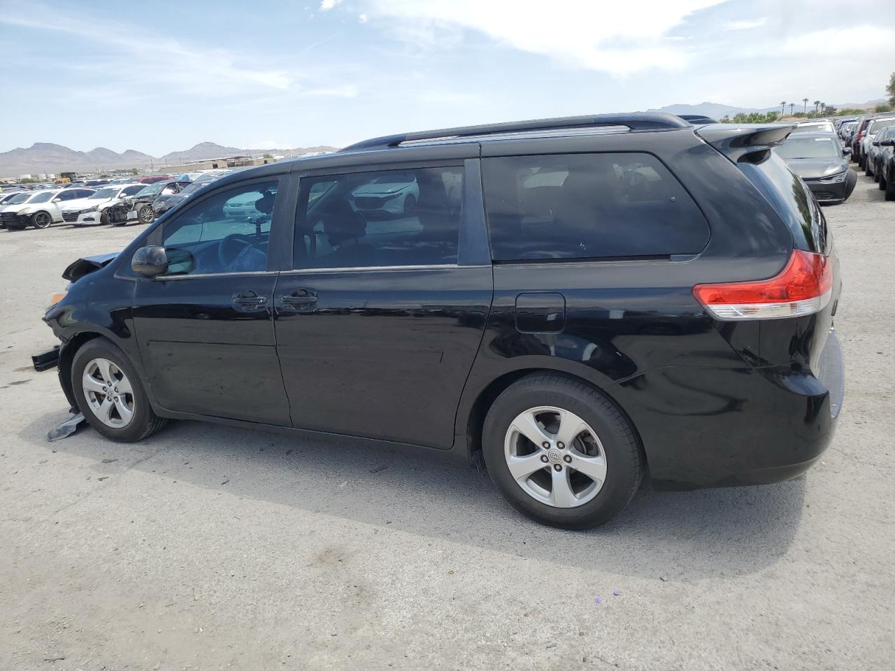 2013 Toyota Sienna Le vin: 5TDKK3DC3DS324538