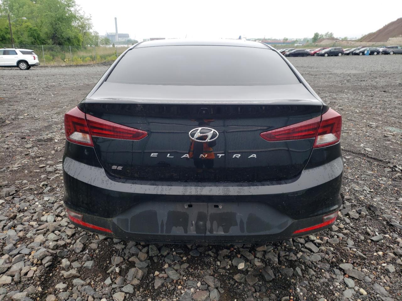 2020 Hyundai Elantra Se vin: KMHD74LF9LU945204