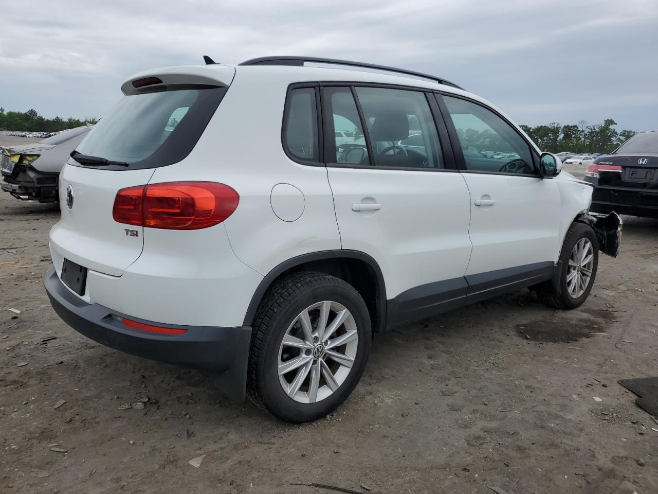 WVGAV7AX3HK044368 2017 Volkswagen Tiguan S