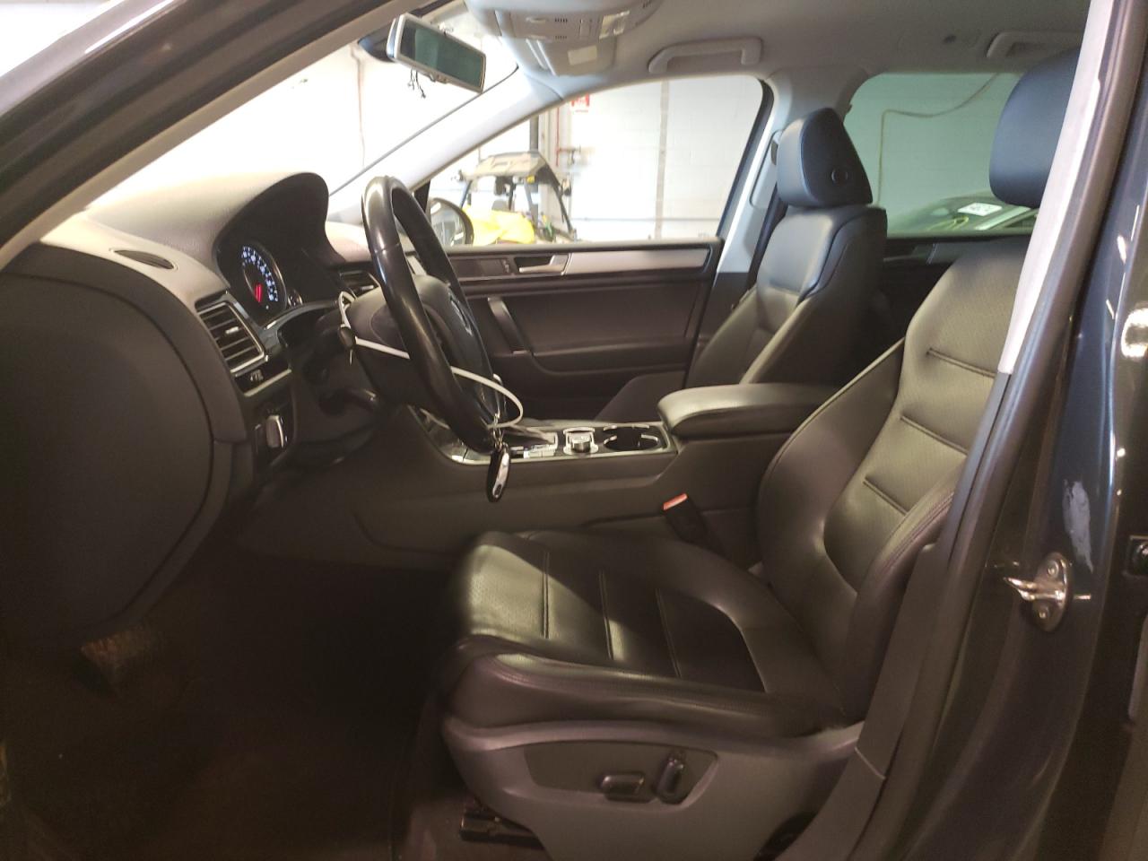 WVGEF9BP4FD007811 2015 Volkswagen Touareg V6