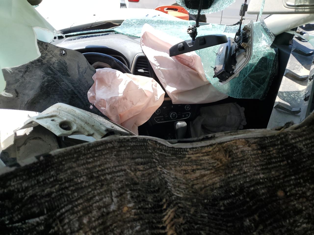 1C4PJLCB0FW607676 2015 Jeep Cherokee Latitude