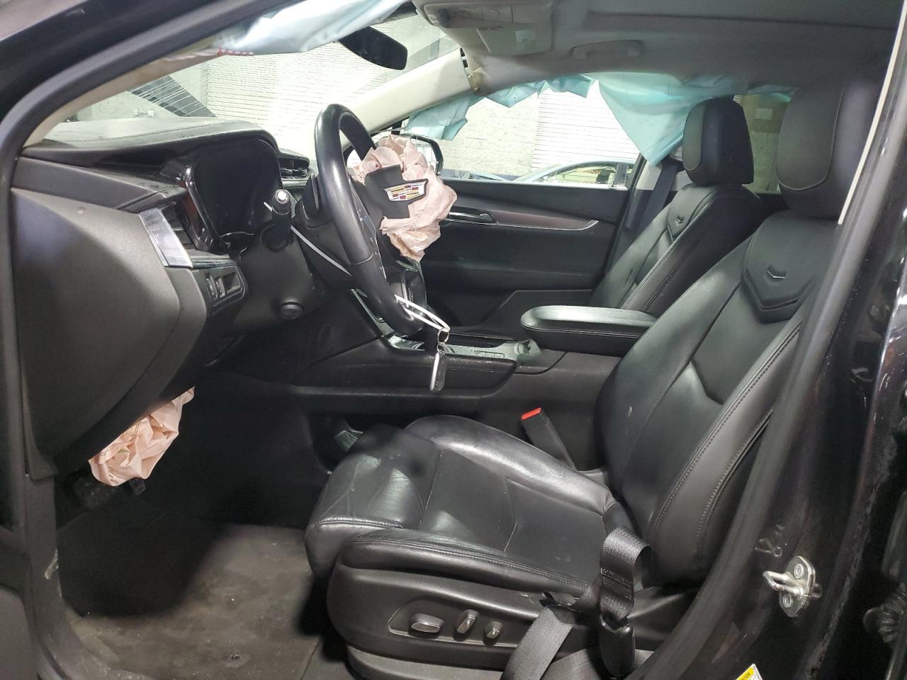 1GYKNDRSXHZ100470 2017 Cadillac Xt5 Luxury