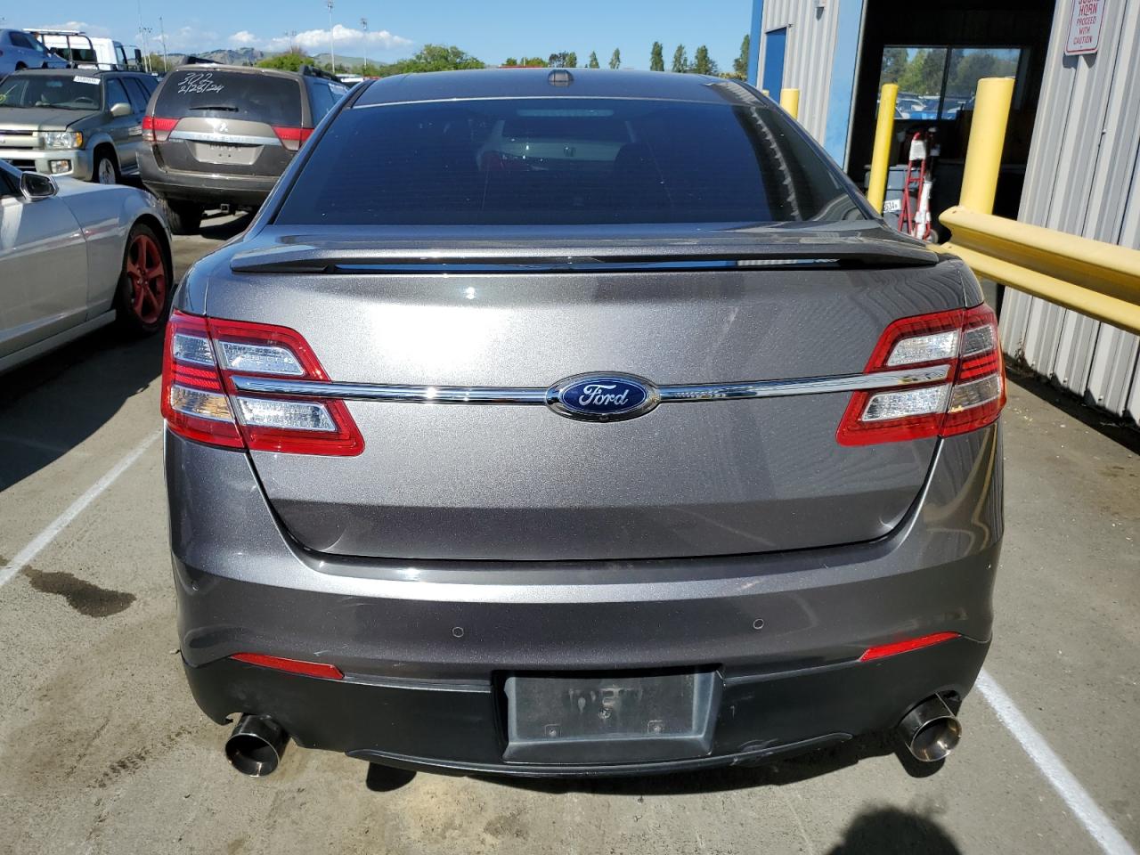 1FAHP2KT2DG150082 2013 Ford Taurus Sho