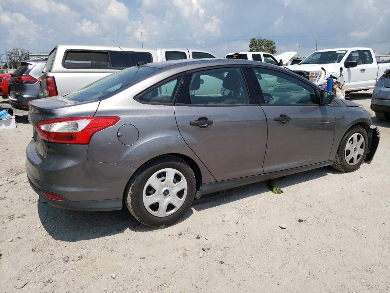 1FADP3E28EL127132 2014 Ford Focus S