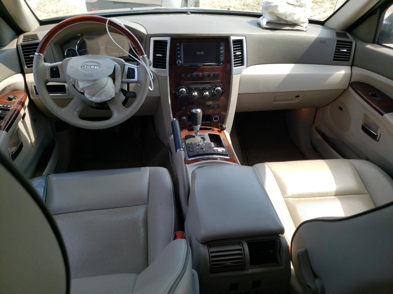 1J8HR68288C220569 2008 Jeep Grand Cherokee Overland